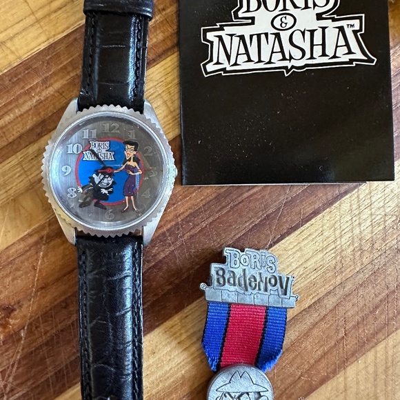VINTAGE BORIS & NATASHA WATCH BY FOSSIL - Picture 2 of 6